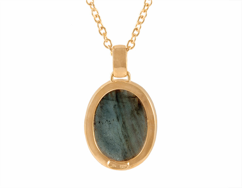 Labradorite pendant in solid 18k yellow gold.